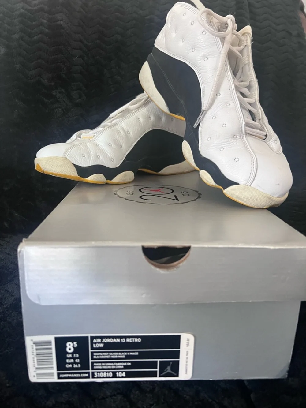 2005 Air Jordan 13 Low “White/Varsity Maize” 310810-104 Size 8.5 Men’s